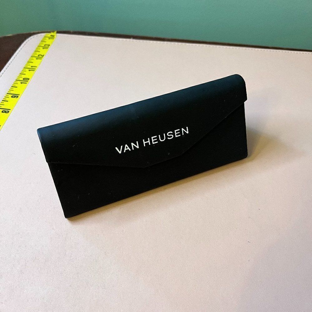 Van Heusen Glasses Case ONLY Black & White Perfect condition and so cute